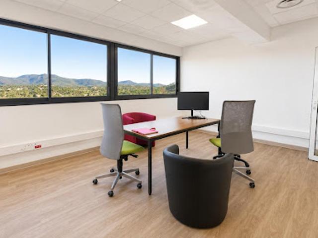 Location Bureaux 0 pièces 100 m2 Saint raphael