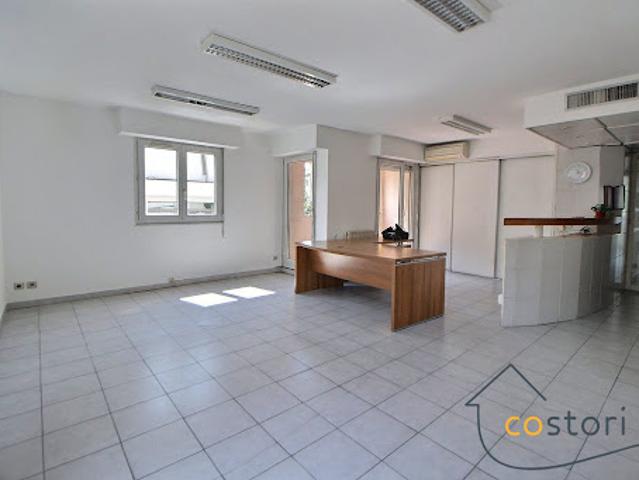 Location Bureaux 0 pièces 122 m2 Draguignan