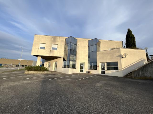 Location Bureaux 0 pièces 124.5 m2 Davézieux