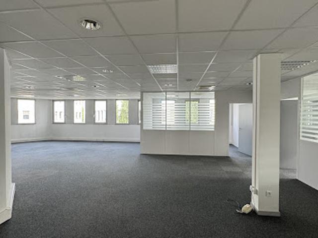 Location Bureaux 0 pièces 130 m2 Bron