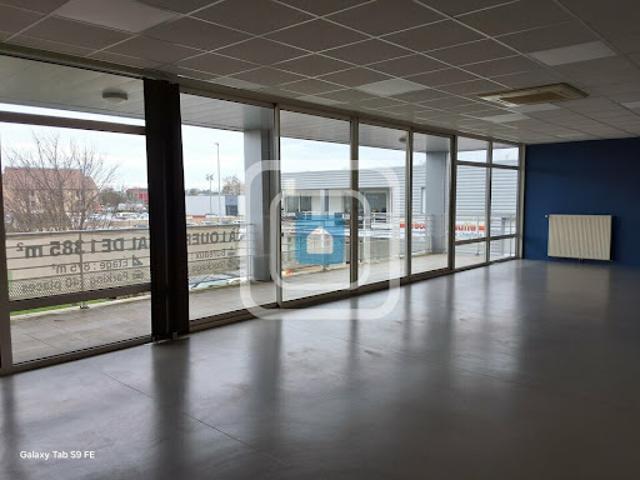Location Bureaux 0 pièces 1385 m2 La Chapelle Saint Luc