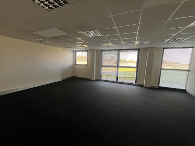 Location Bureaux 0 pièces 138 m2 Entzheim