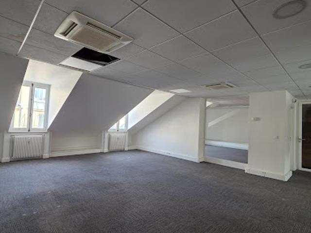 Location Bureaux 0 pièces 261.53 m2 Paris 9ème