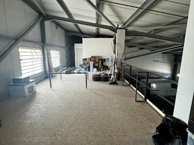 Location Bureaux 0 pièces 350 m2 Vendres