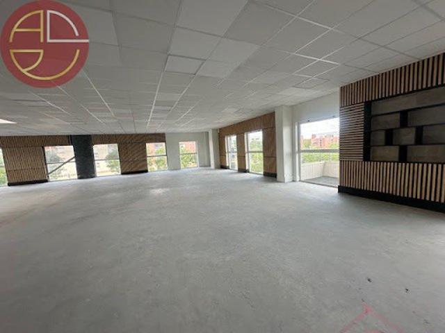 Location Bureaux 0 pièces 305 m2 Colomiers