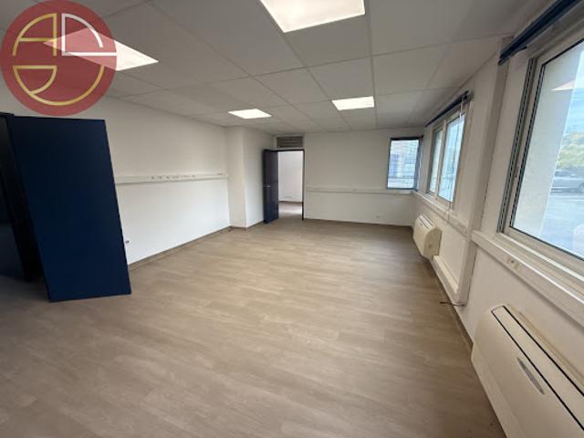 Location Bureaux 0 pièces 306 m2 Labège