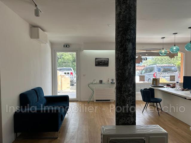 Location Bureaux 0 pièces 75.96 m2 Porto Vecchio