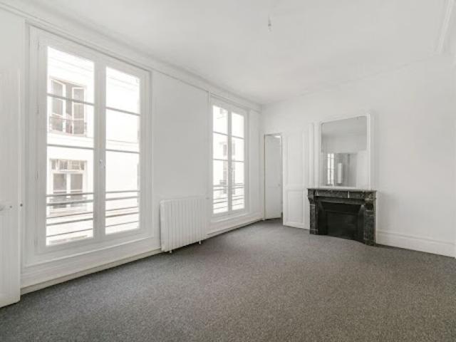 Location Bureaux 0 pièces 82.37 m2 Paris 1er