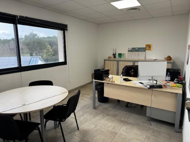 Location Bureaux 17 m2 Lambesc