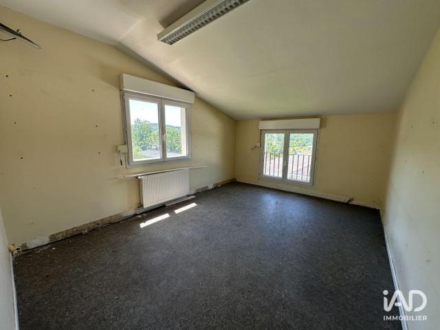 Location Bureaux 180 m²