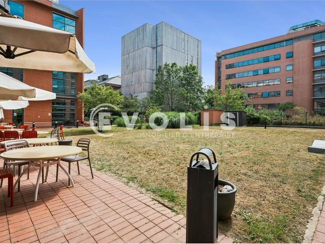 Location bureaux 10 073 m² Ivry sur Seine RER, Transilien & bus