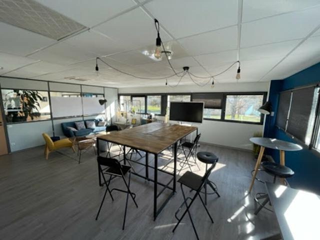 Location Bureaux 0 pièces 1200 m2 Ecuisses