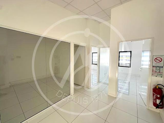 Location Bureaux 128 m2 Baie mahault