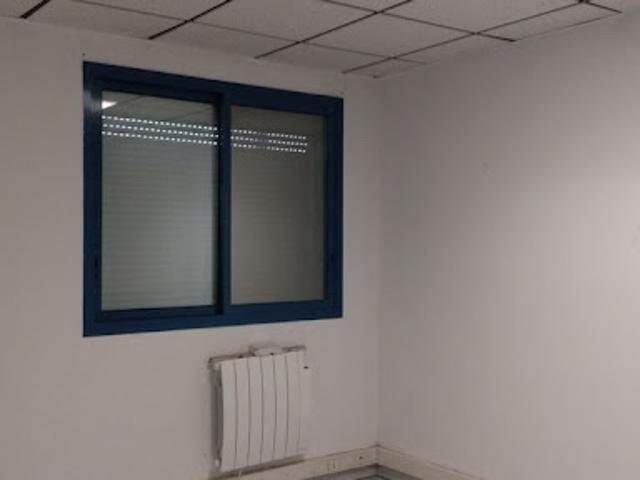 Location Bureaux 1 pièce 12 m2 Challes les Eaux