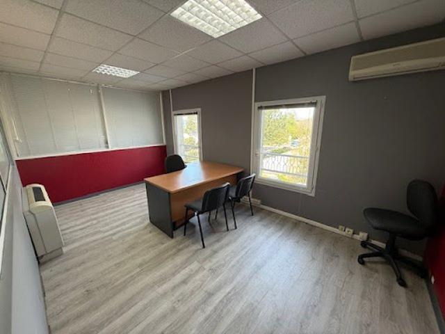 Location Bureaux 1 pièce 15 m2 Gemenos