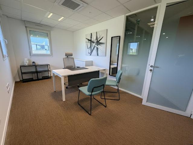 Location Bureaux 1 pièce 16 m2 Saint Etienne de Saint Geoirs
