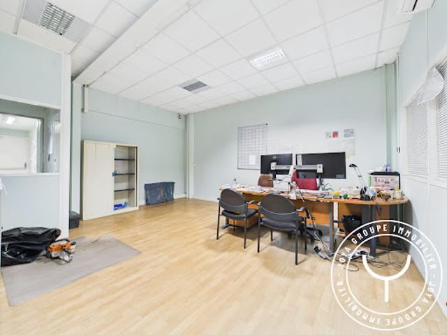 Location Bureaux 1 pièce 26 m2 Wissous