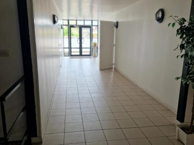 Location Bureaux 1 pièce 30 m2 Laon