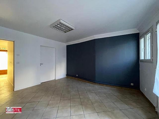Location Bureaux 1 pièce 34 m2 Conflans Sainte Honorine