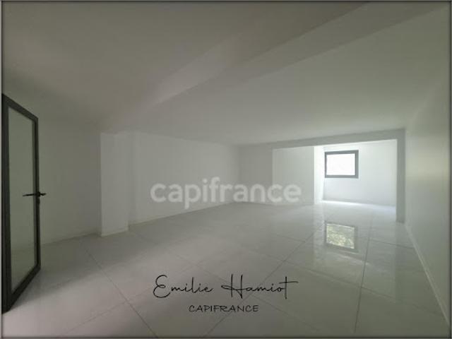 Location Bureaux 1 pièce 46 m2 Fort de france