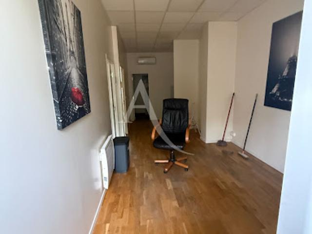 Location Bureaux 1 pièce 61 m2 Aubervilliers