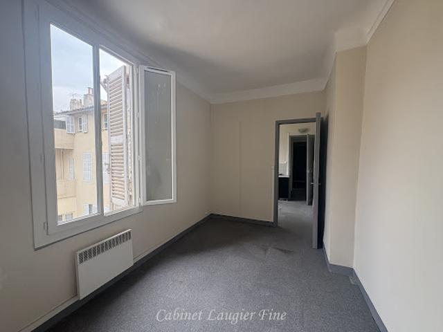 Location Bureaux 25 m2 Marseille 1er