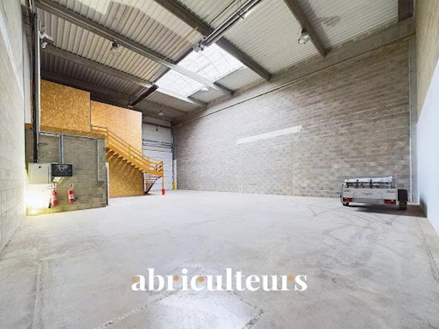 Location Bureaux 270 m2 Gellainville