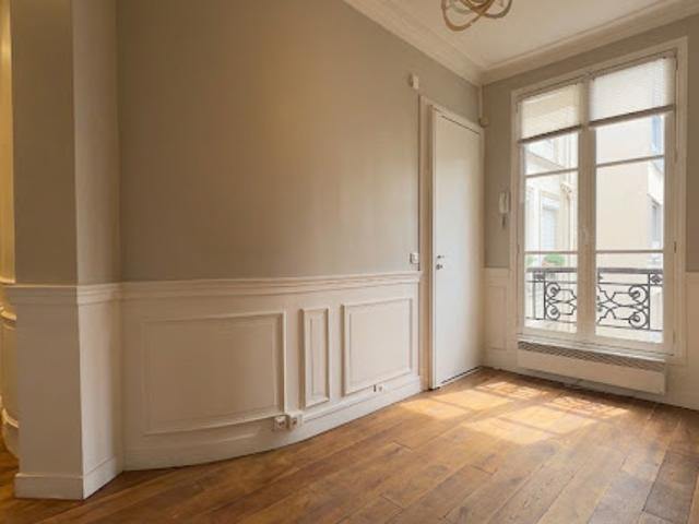 Location Bureaux 27 m2 Paris 8ème