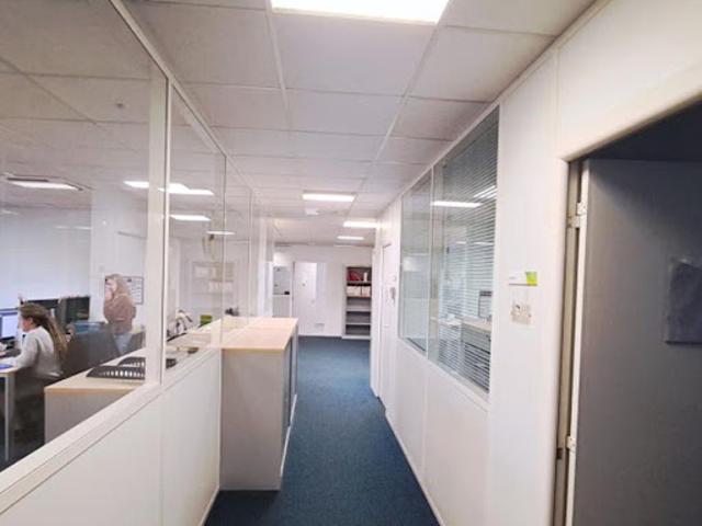 Location Bureaux 296 m2 Labège