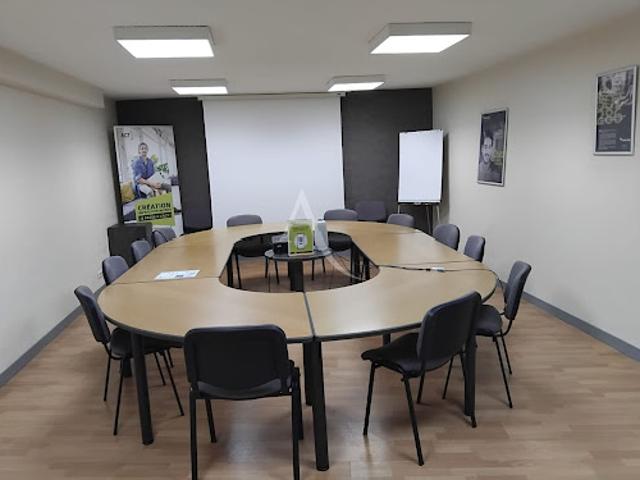 Location Bureaux 223.1 m2 Doué en Anjou
