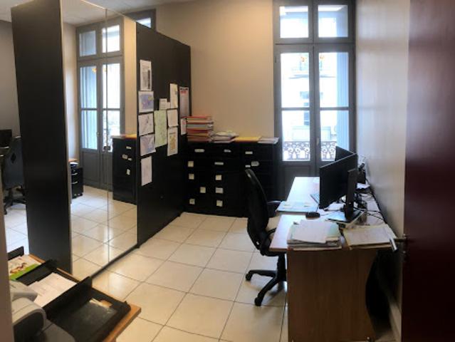 Location Bureaux 233 m2 Sète