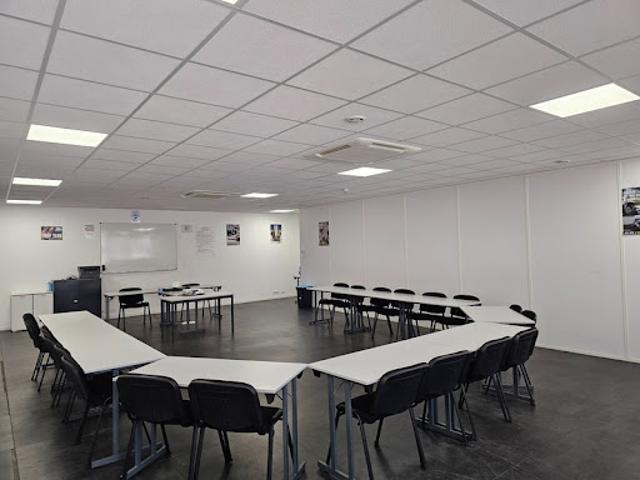Location Bureaux 2 pièces 115 m2 Cergy
