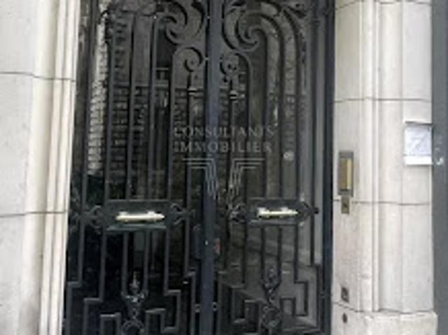 Location Bureaux 2 pièces 50 m2 Paris 4ème