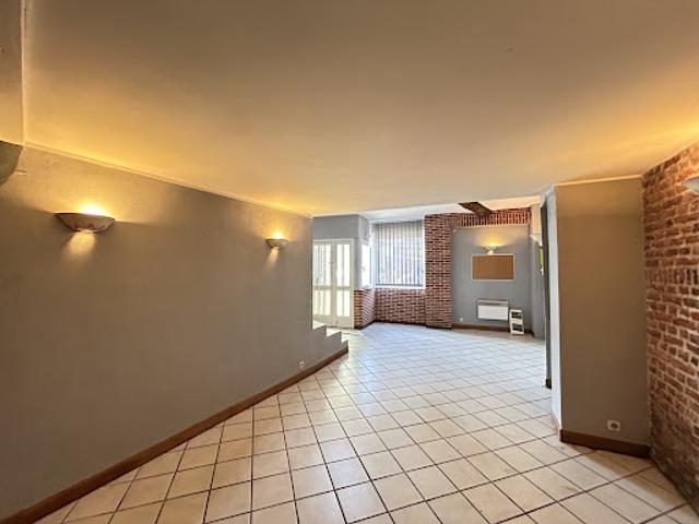Location Bureaux 2 pièces 70 m2 Le Cateau Cambrésis