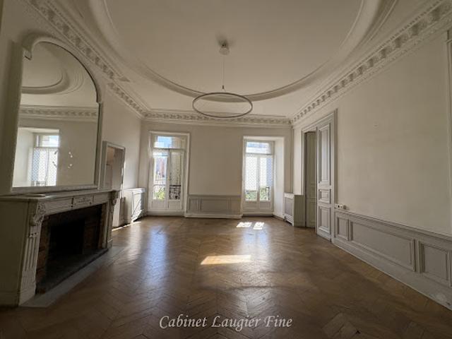 Location Bureaux 344 m2 Marseille 6ème