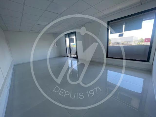 Location Bureaux 35 m2 Baie mahault
