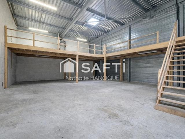 Location Bureaux 3 pièces 212 m2 Anet
