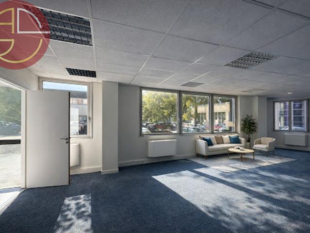 Location Bureaux 3 pièces 225 m2 Labège