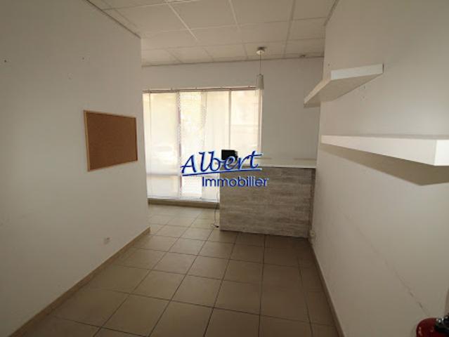 Location Bureaux 3 pièces 36.49 m2 Six Fours les Plages