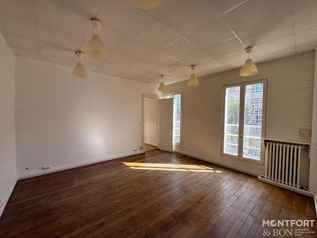 Location Bureaux 3 pièces 45.02 m2 Sevres