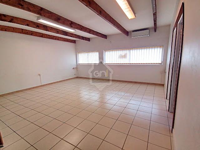 Location Bureaux 4 pièces 17 m2 Saint Paul Trois Châteaux