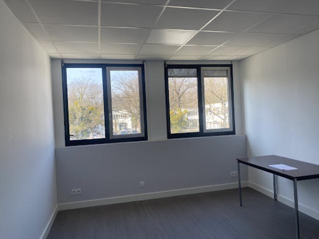 Location Bureaux 4 pièces 260 m2 Meylan
