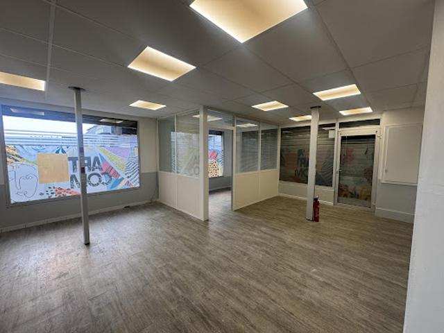 Location Bureaux 4 pièces 80 m2 Les abymes