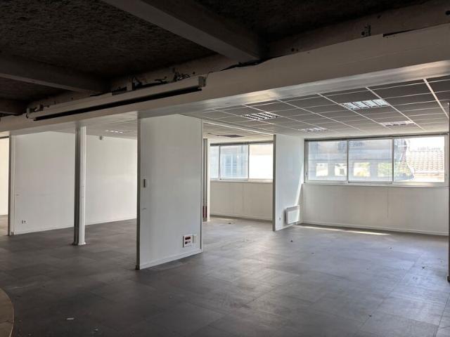 Location bureaux 540 m² Bordeaux centre Proche Palais de Justice