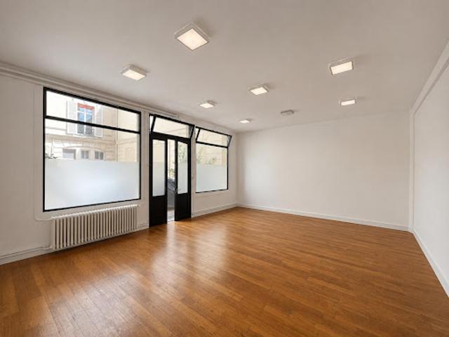 Location Bureaux 56 m2 Paris 8ème