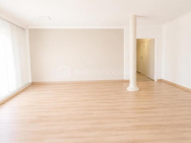 Location Bureaux 5 pièces 130 m2 Sedan