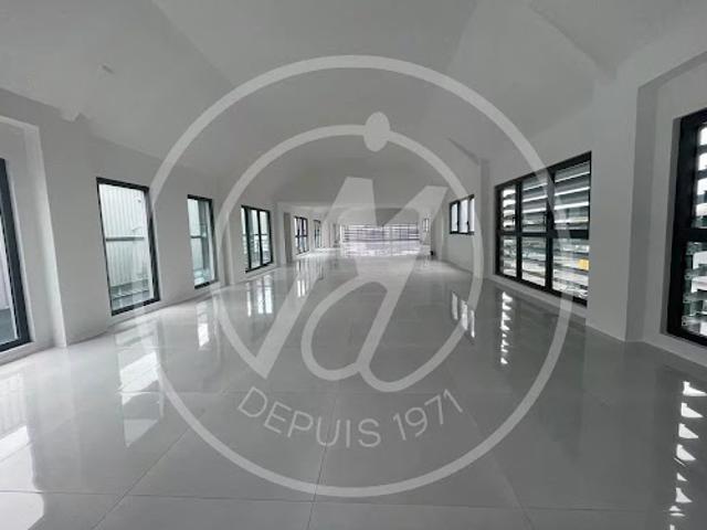 Location Bureaux 76 m2 Baie mahault