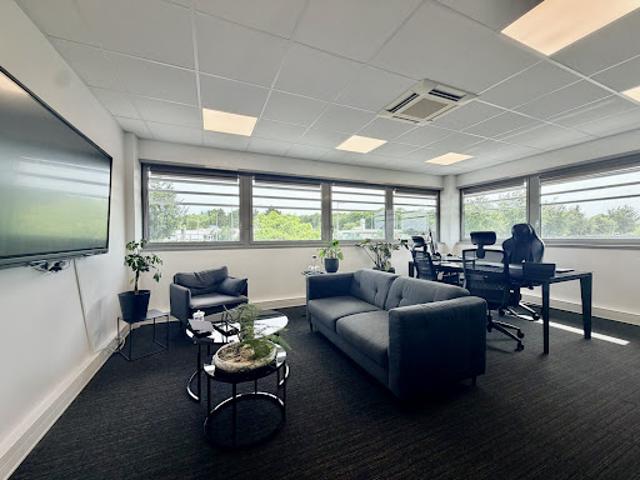 Location Bureaux 7 pièces 150 m2 Boves