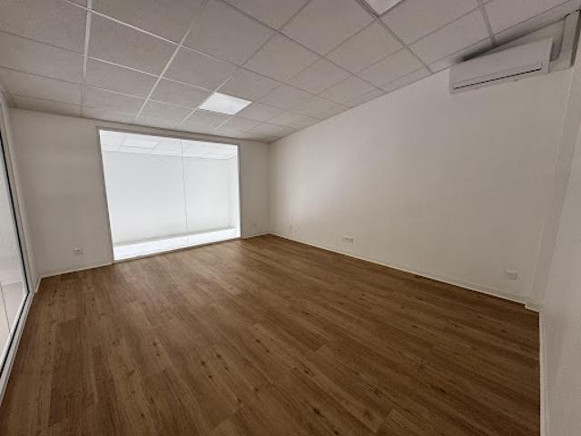 Location Bureaux 7 pièces 128 m2 Baie mahault