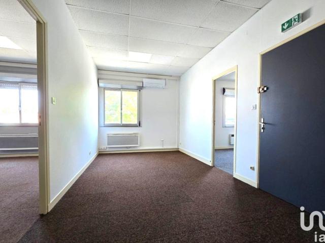 Location Bureaux 80 m²